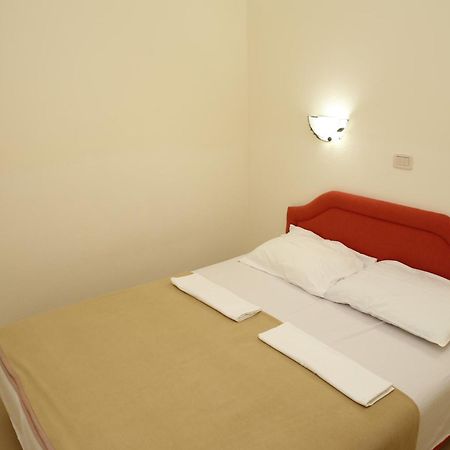 Ponta Apartment Rafailovici Luaran gambar