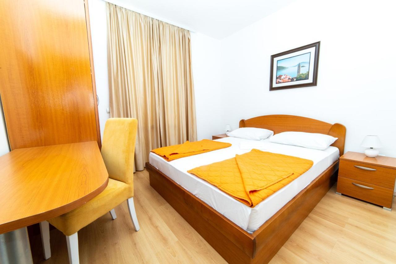 Ponta Apartment Rafailovici Luaran gambar